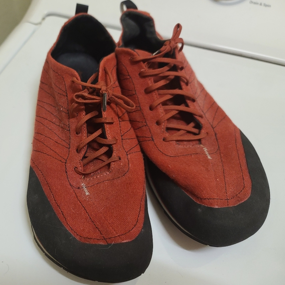 MENS PREOWNED SIZE 12 ALTRA RUNNING SHOES STYLE WAHWEAP 1963-P660